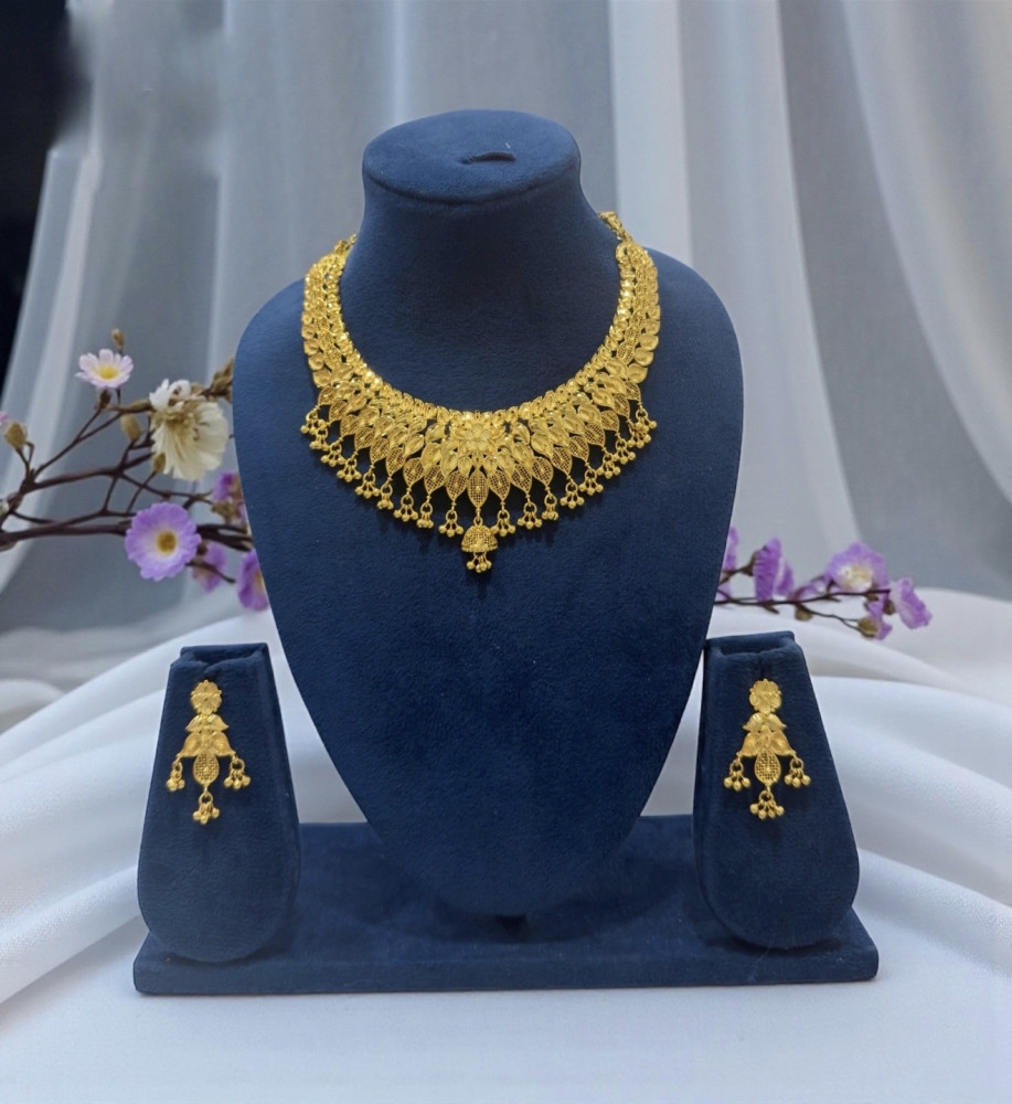 Neckless sets