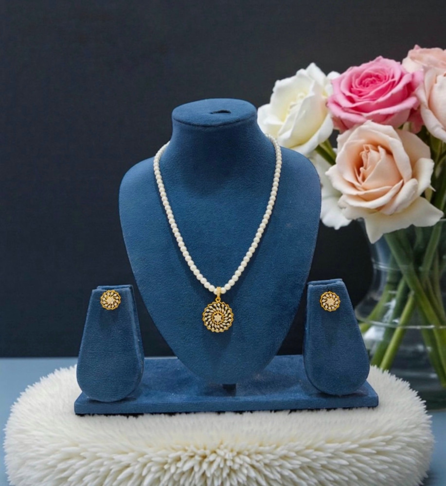 Pearl sets